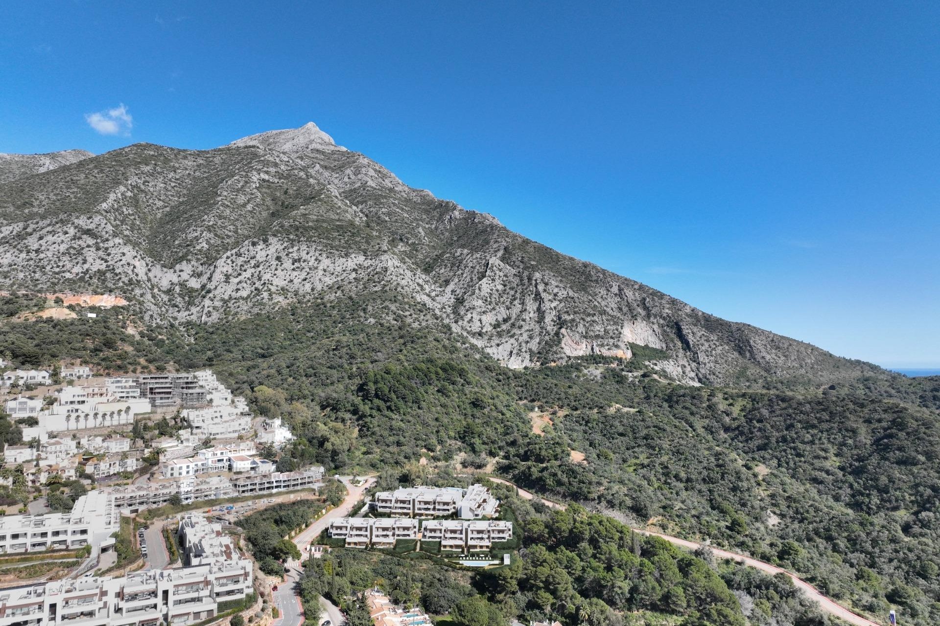 Neue Gebäude - Apartment - Istán - Urbaniz. Cerros del Lago