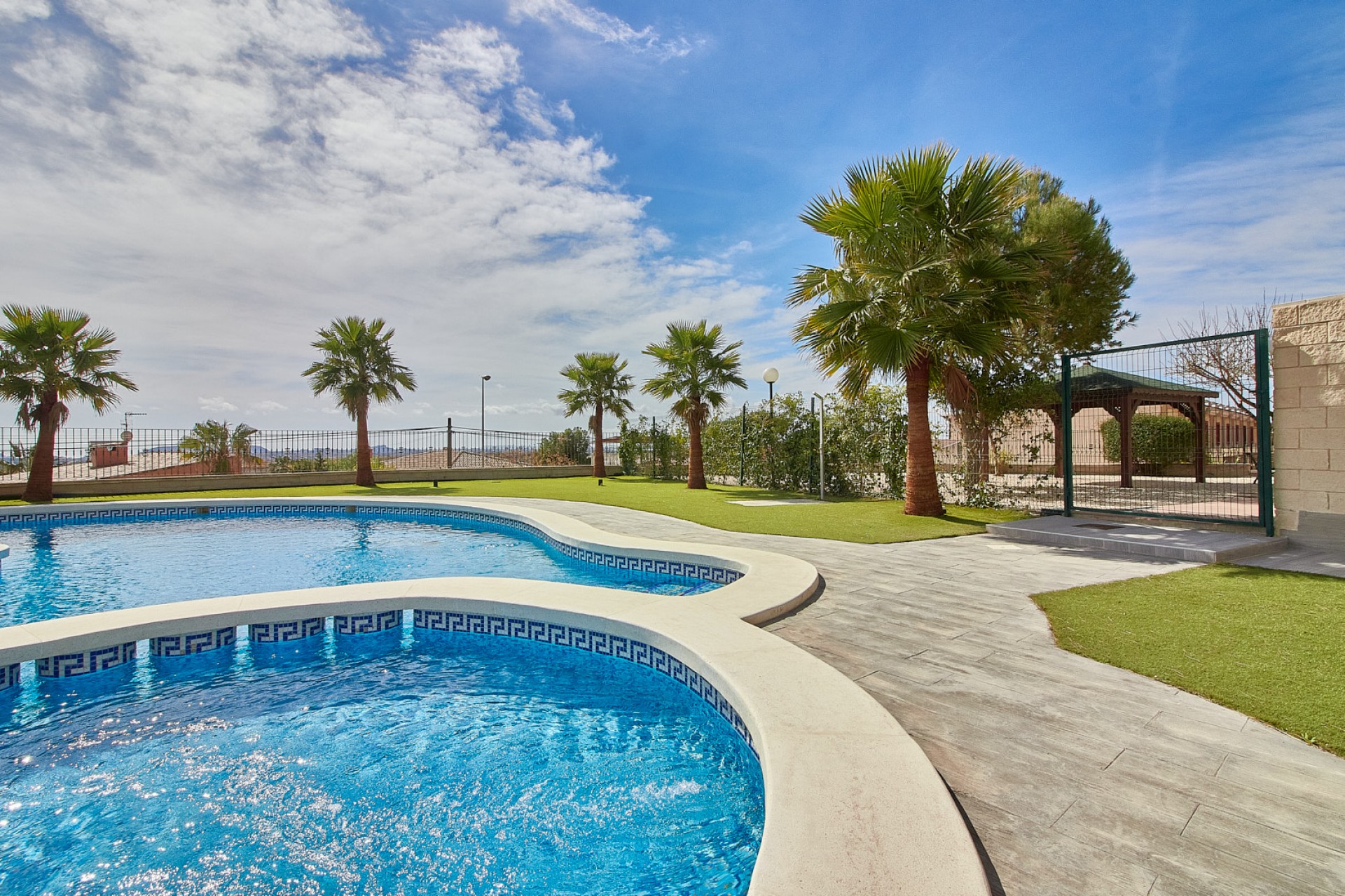 Neue Gebäude - terraced house - Mutxamel