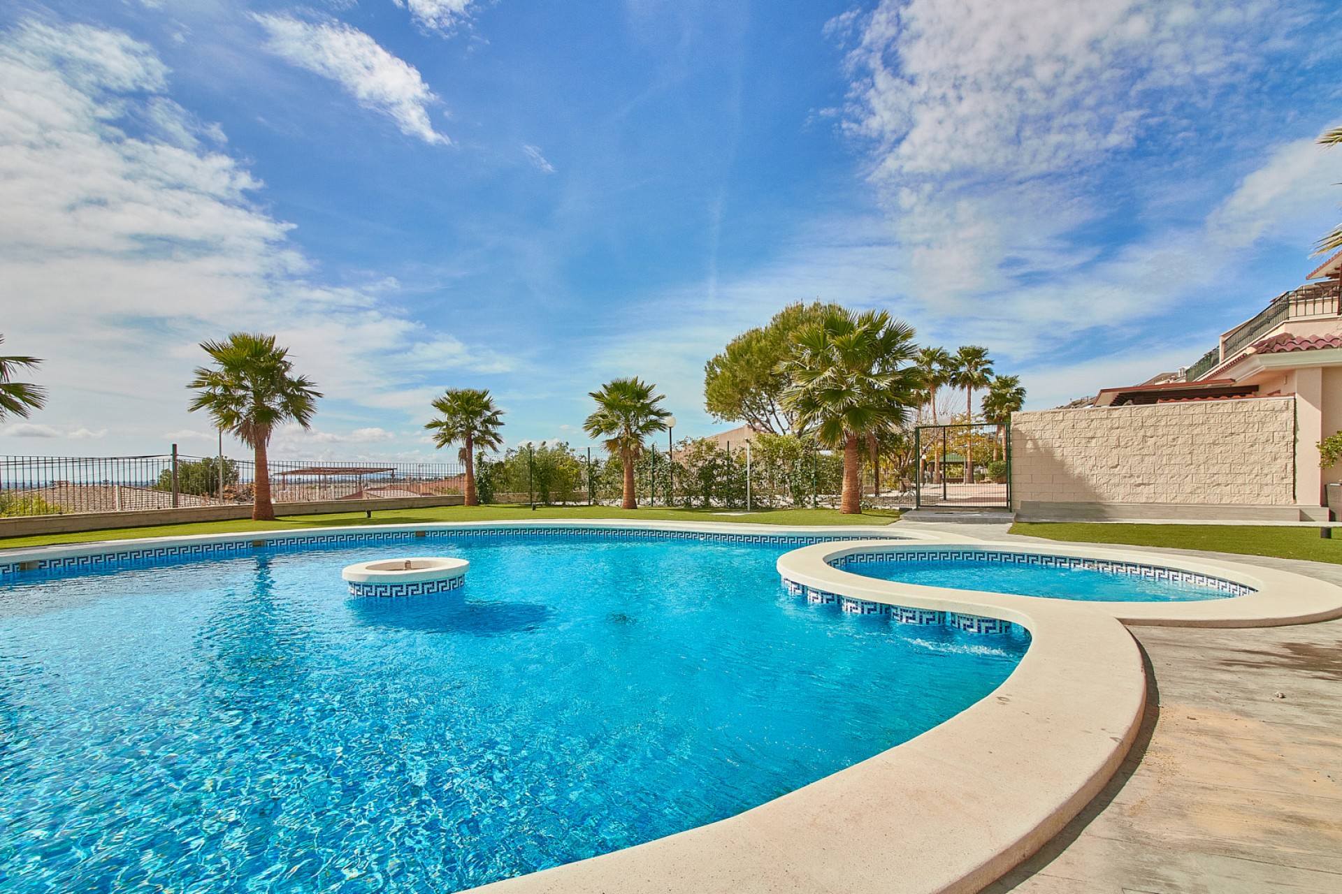 Neue Gebäude - terraced house - Mutxamel