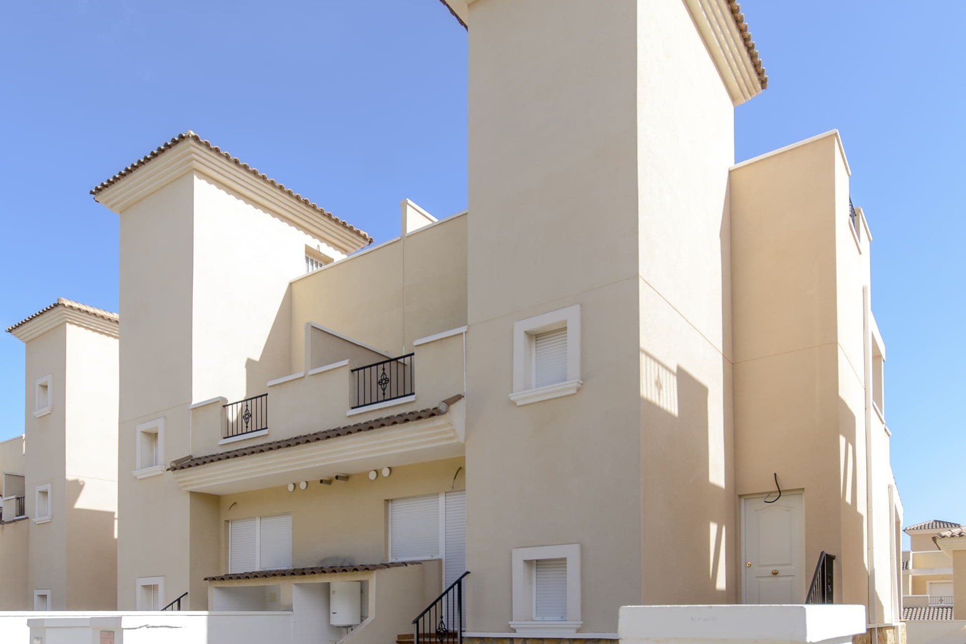 Neue Gebäude - terraced house - San Miguel de Salinas