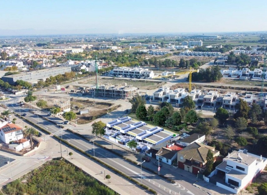 Neue Gebäude - Town House - Dolores - Sector 3