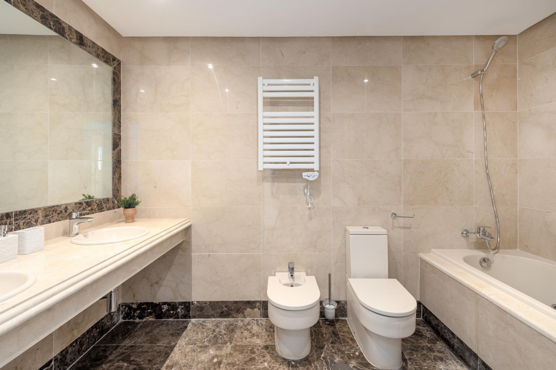 Nouvelle construction - Villa - Estepona - Azata Golf Estepona Oeste