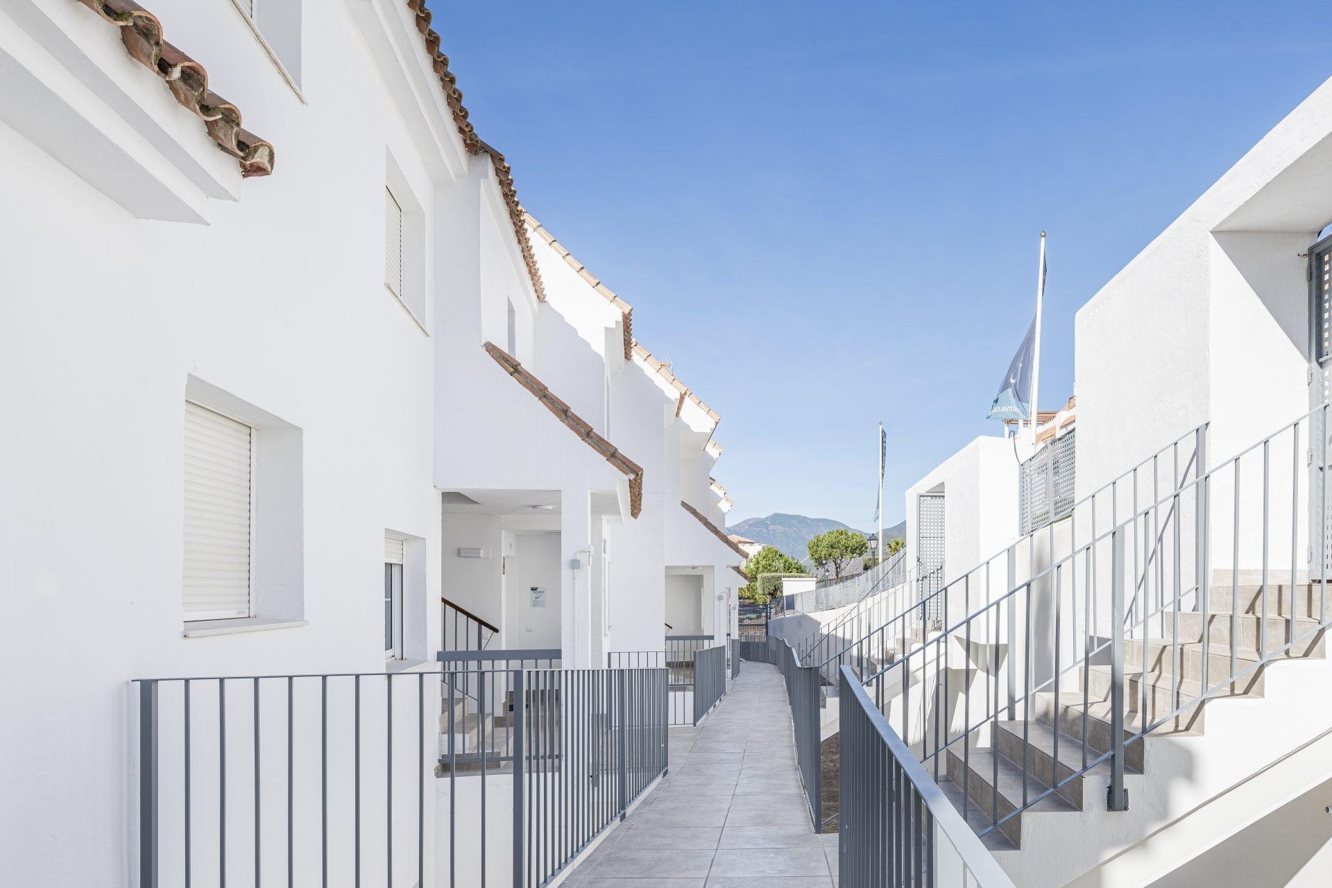 Nowy budynek - Apartment - Istán - Cerros De Los Lagos