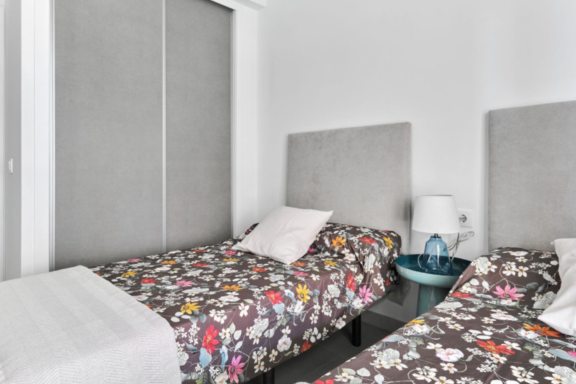 Nowy budynek - Bungalows - Torrevieja - 03185, Calle Ramón Rubial, 30