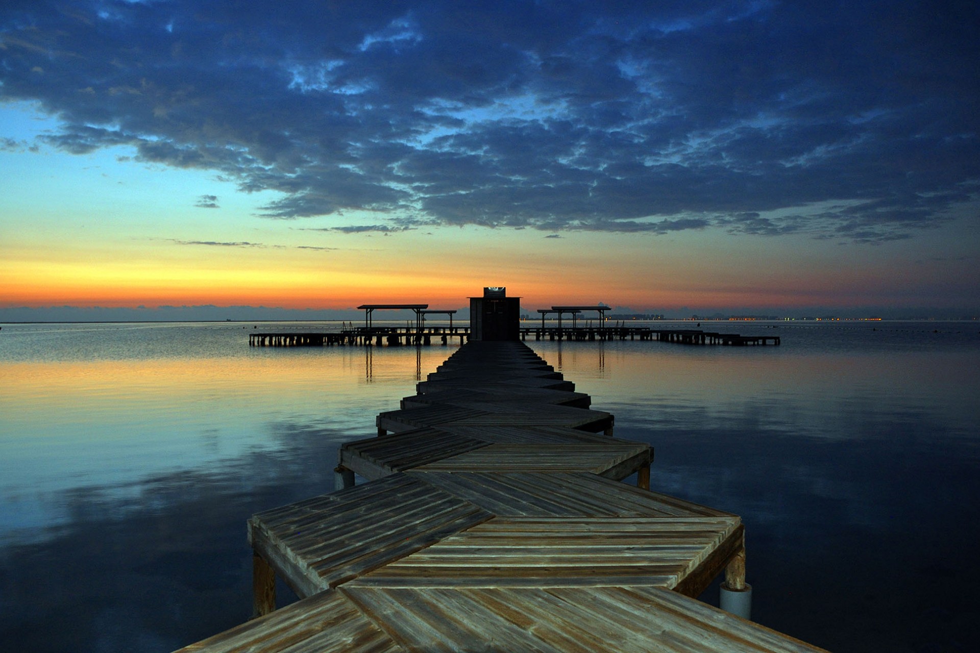 Nowy budynek - Daszek - Islas Menores