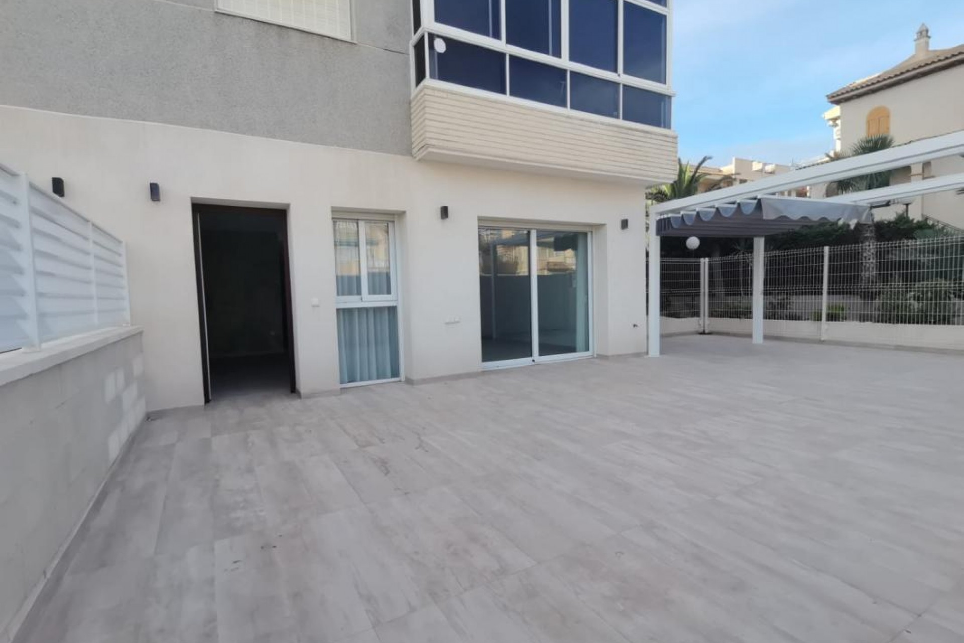 Nowy budynek - Ground floors - Torrevieja