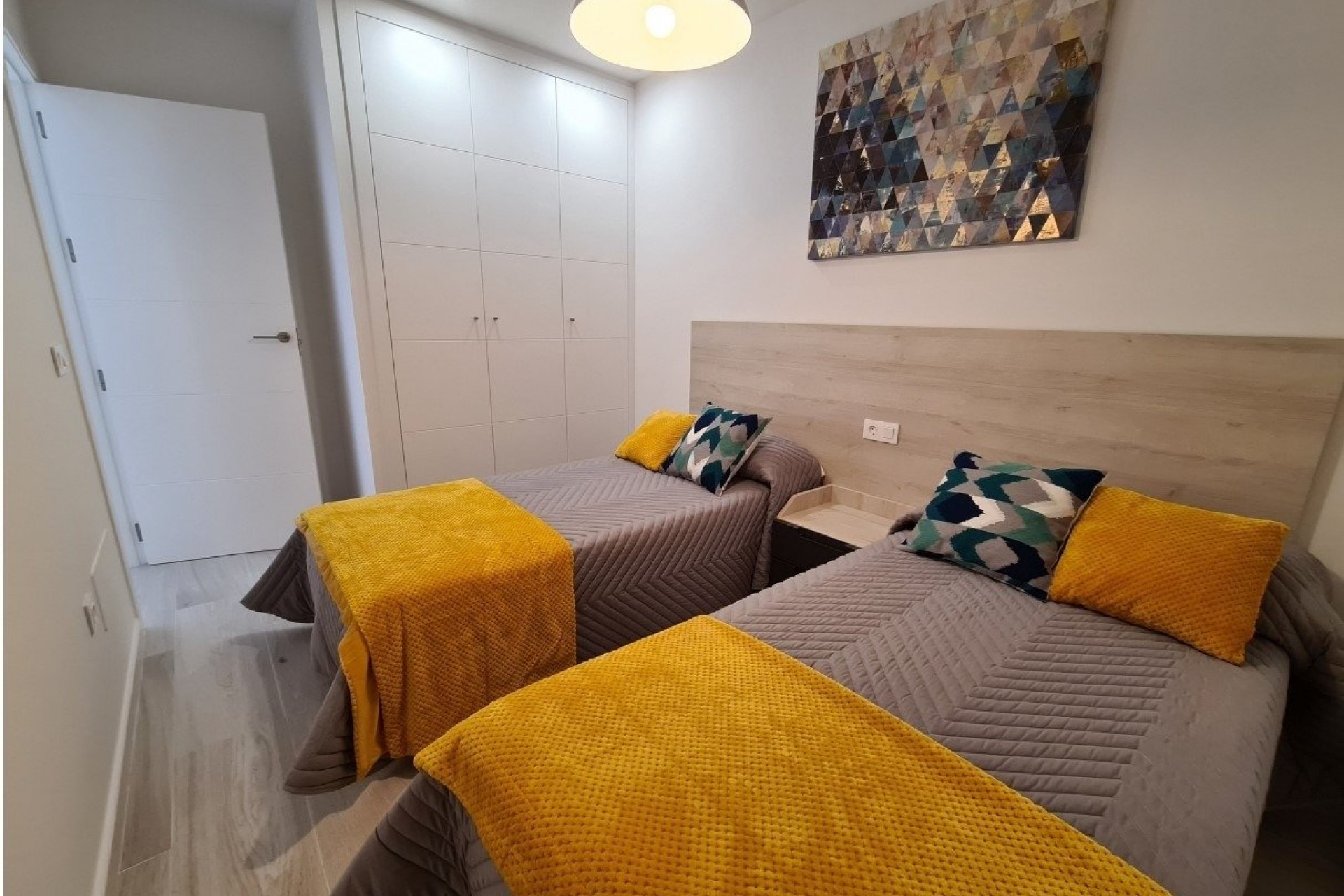Nowy budynek - Town House - Avileses