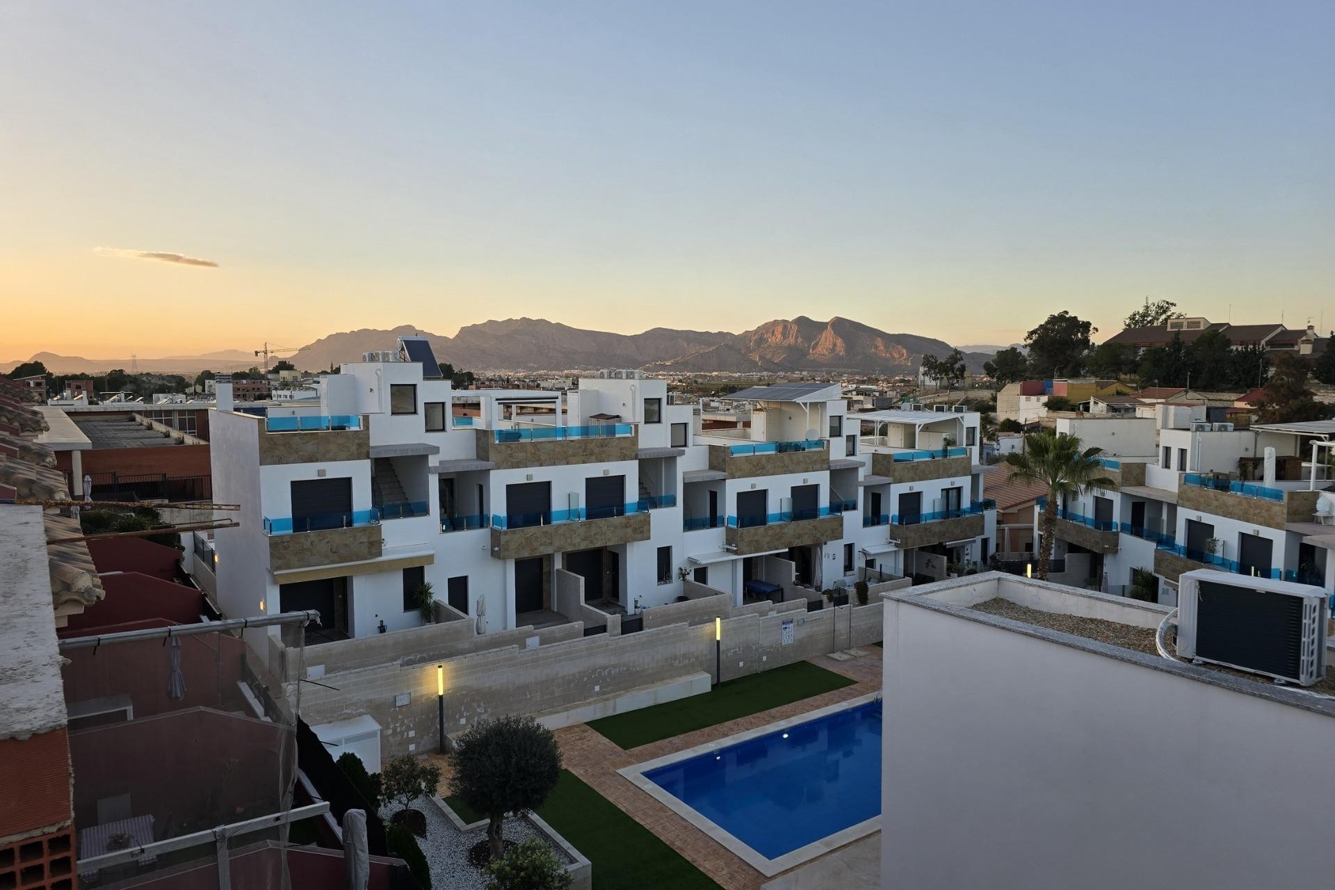 Nowy budynek - Town House - Bigastro - pueblo