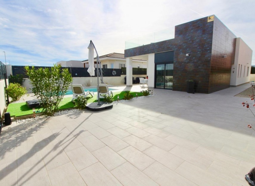 Nowy budynek - Villa - Pinoso - Lel