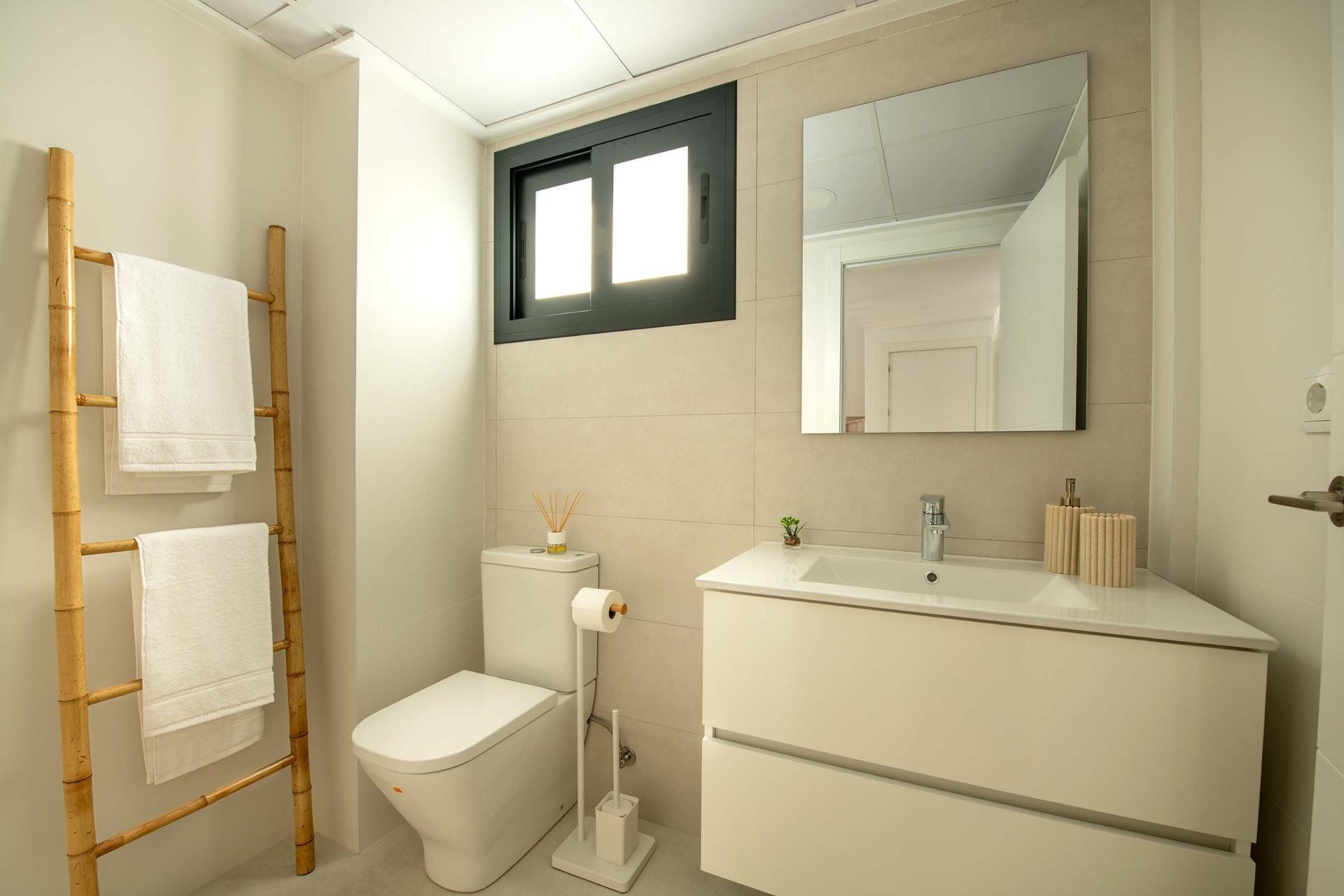 Obra nueva - Town House - Cox - San Fernando