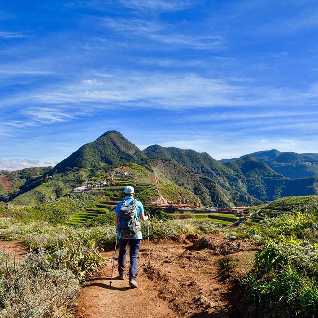een hiker aan het wandelen op Tenerife