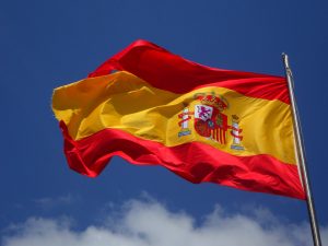 Spaanse vlag in de wind
